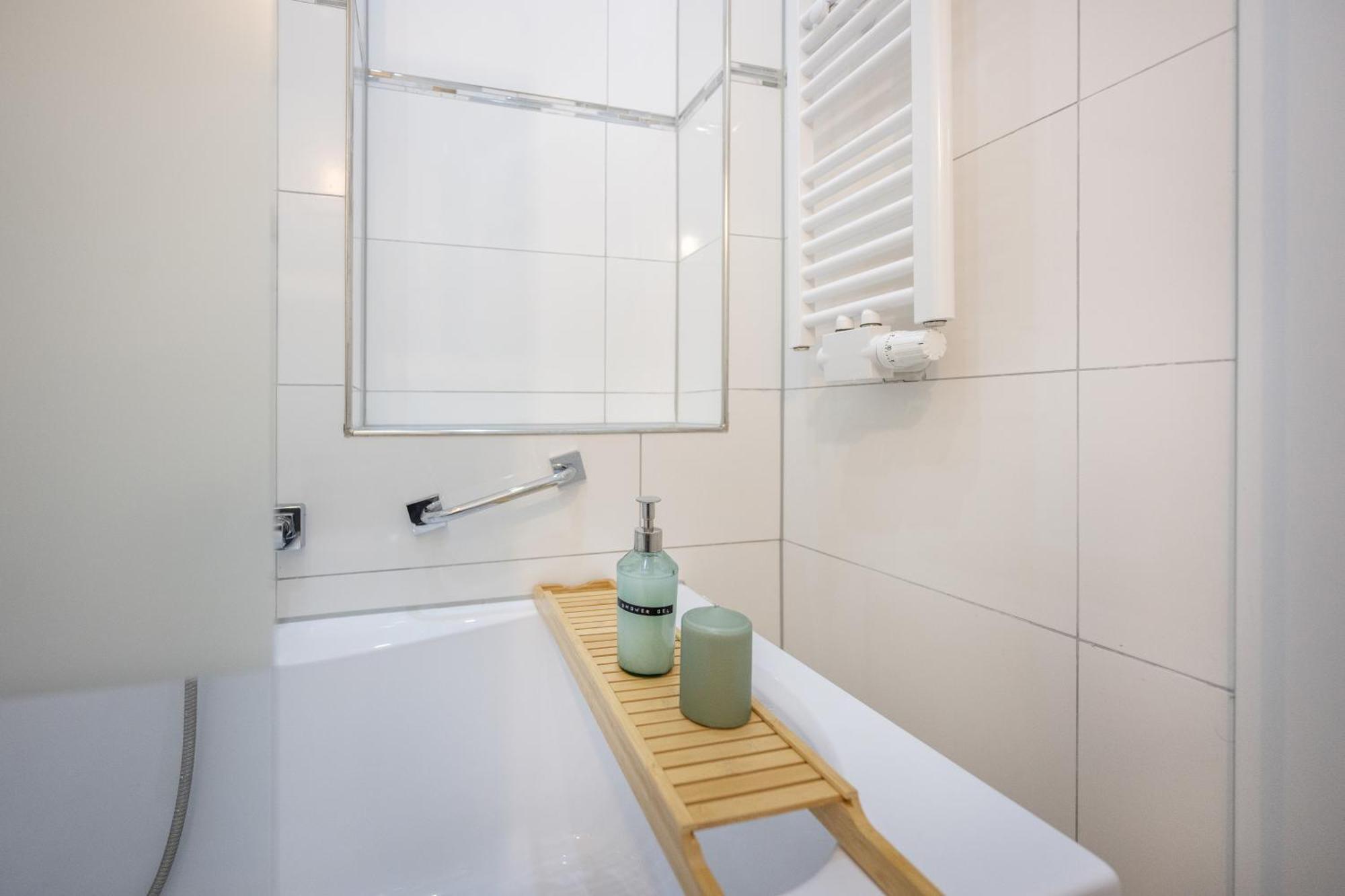 Wohlfuehlwohnung Mit 25 Qm Terrasse, Netflix Koblenz  Kültér fotó